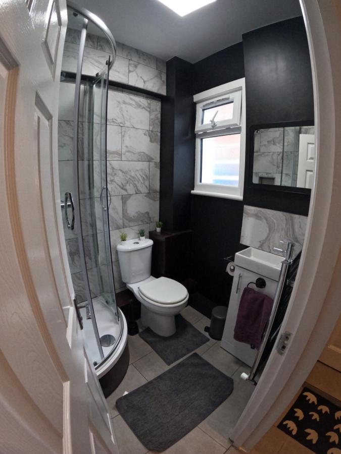 Studio Apartment In Kew Luaran gambar
